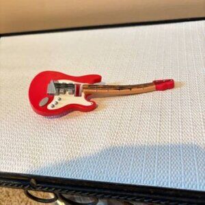 2003 Disney World Hasbro Mr. Potato Head ROCK 'N ROLLER COASTER GUITAR